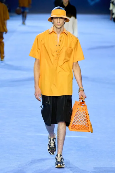 Look 46